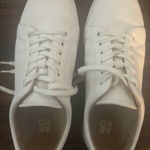 Abeo Women's Clean White Leather Casual Sneakers